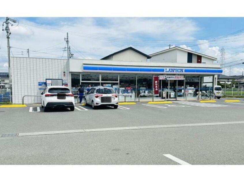 ローソン大垣領家町店(コンビニ)まで667m リバーフラッツ