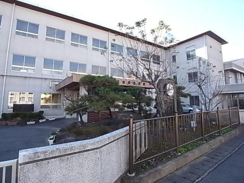 大垣市立安井小学校(小学校)まで1008m ＯＮＥ　ＰＩＥＣＥ