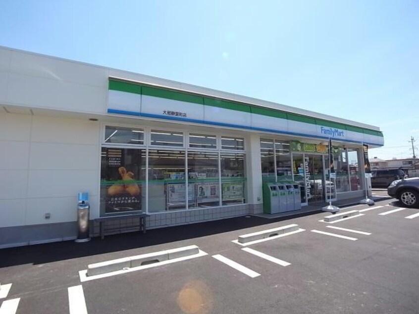 ファミリーマート大垣静里町店(コンビニ)まで379m ビアンエトワールＢ