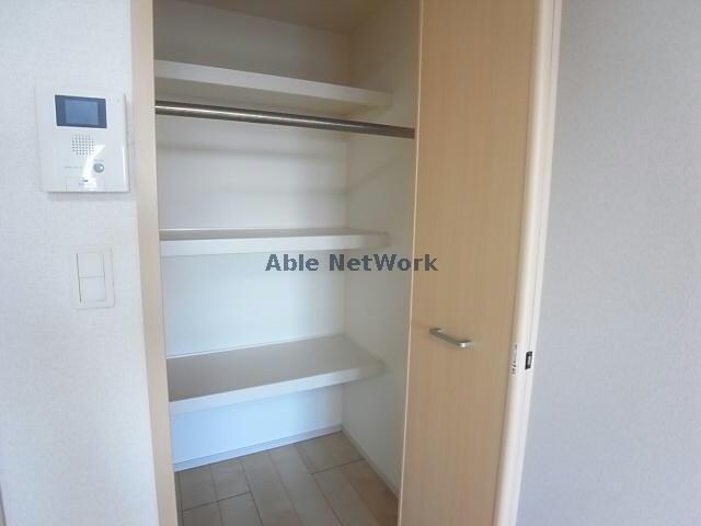  イースト　アヴェニュー