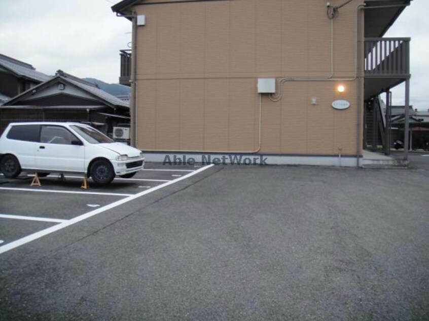  モナリエ表佐
