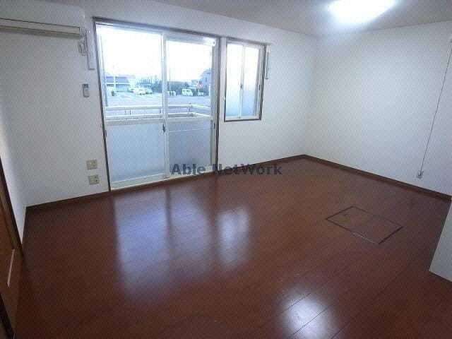 別部屋参照 ティアラ