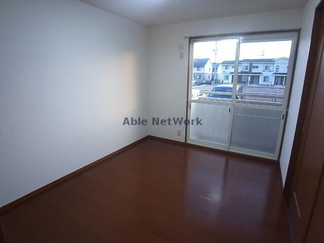 別部屋参照 ティアラ