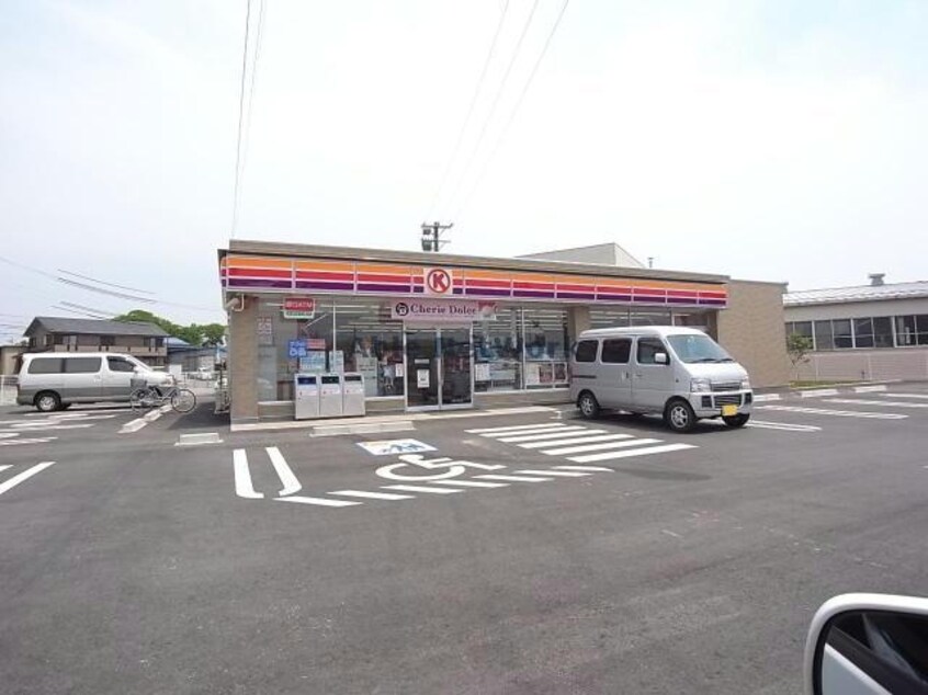 ファミリーマート大垣長松町店(コンビニ)まで602m 長松町貸家