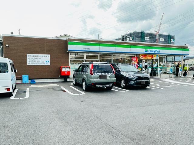 ファミリーマート大垣中野町店(コンビニ)まで757m ヴァイオレット