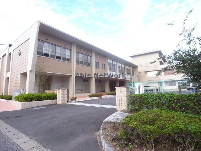 大垣市立宇留生小学校(小学校)まで1966m ルミエール　コーポD