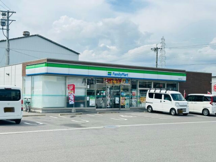 ファミリーマート大垣坂下町店(コンビニ)まで590m ソレアードJOY