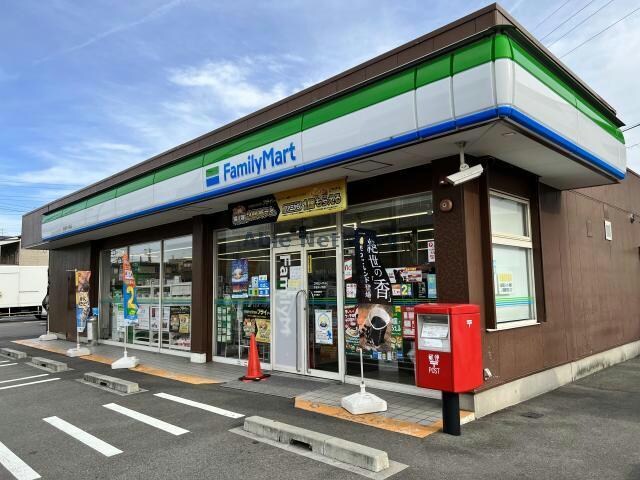 ファミリーマート本荘中ノ町店(コンビニ)まで557m プロスパー