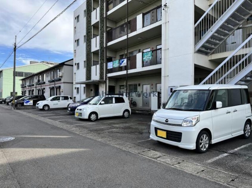 駐車場 交告第三ビル