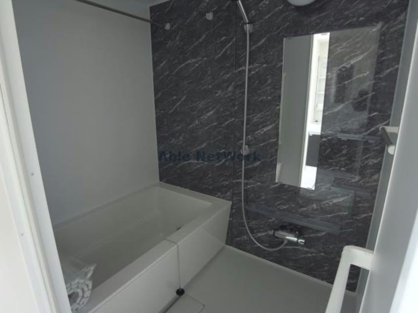  ユニヴァリィ・レオ