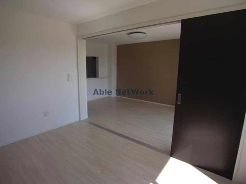  ユニヴァリィ・レオ