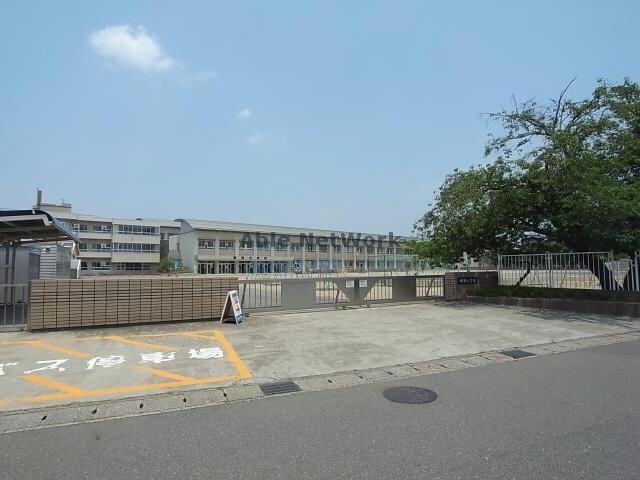 岐阜市立柳津小学校(小学校)まで1078m メゾンハーベスト　Ｂ棟