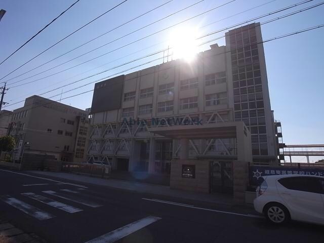 私立富田高校(高等学校/高等専門学校)まで1274m グランチェスタパレス