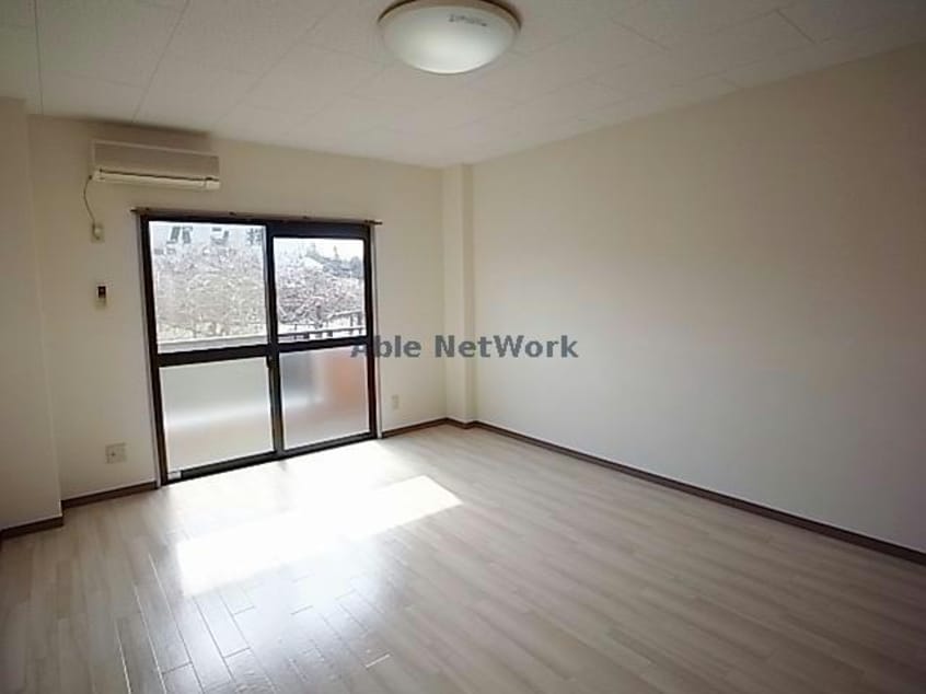  プリオル・エム