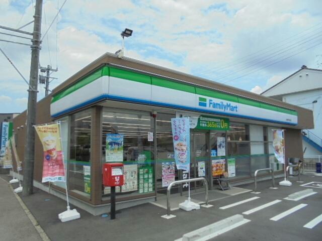 ファミリーマート岐南町平島店(コンビニ)まで848m カサ・グランデ壱番館