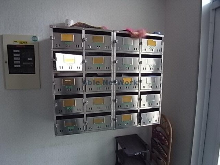 集合ポスト エムパヤール