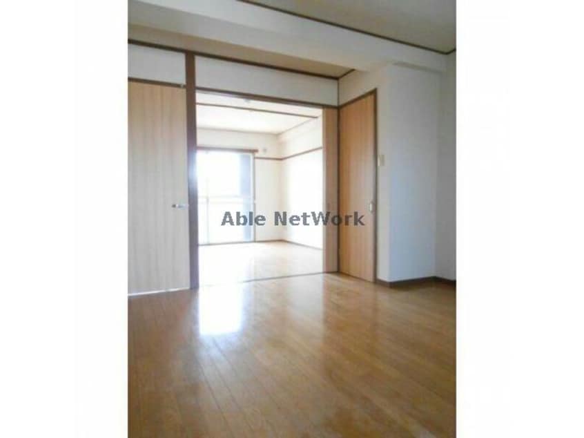 9帖リビング 今嶺ビル