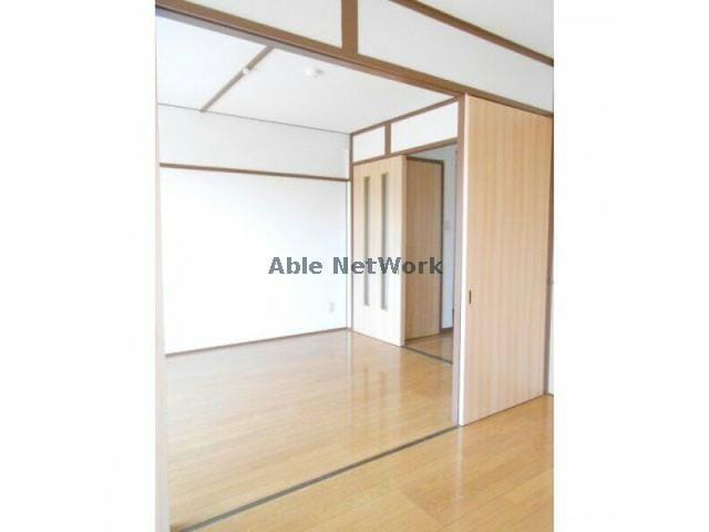 ６帖洋室が2か所あります 今嶺ビル