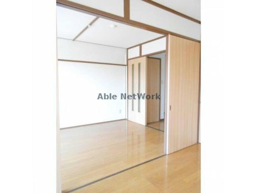 ６帖洋室が2か所あります 今嶺ビル