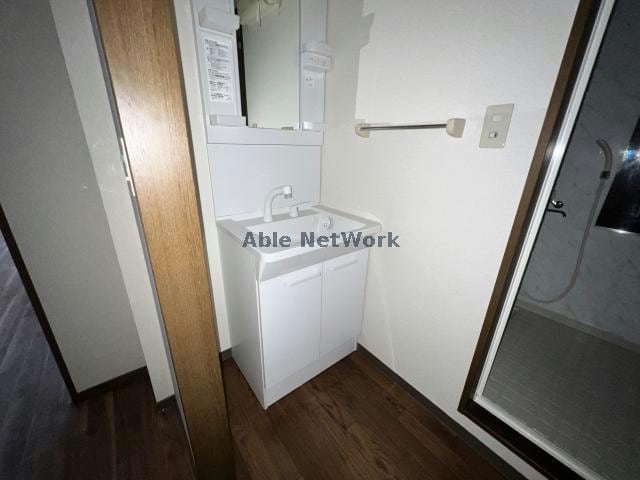 シャワー付き洗面台 エイレーネ