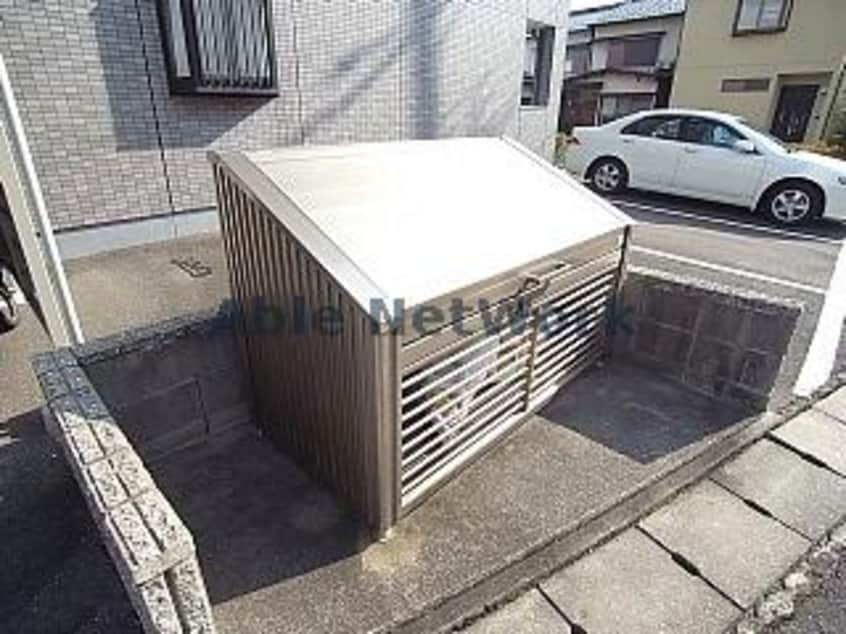 ゴミ置き場 エイレーネ