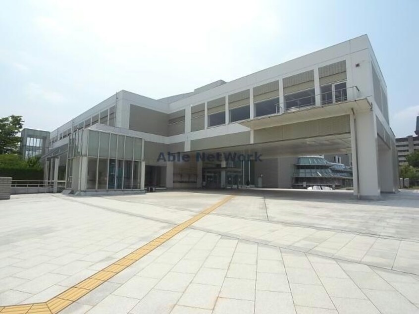 岐阜県図書館(図書館)まで1431m スペース６１０