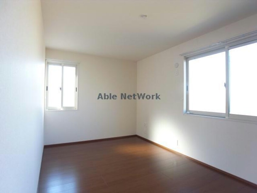  シャルマン　アカネ