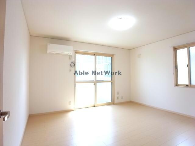 日当たりのいいリビング ドミール六条