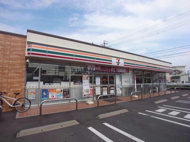 セブンイレブン岐阜北うずら5丁目店(コンビニ)まで629m コンフォート西鶉Ⅱ
