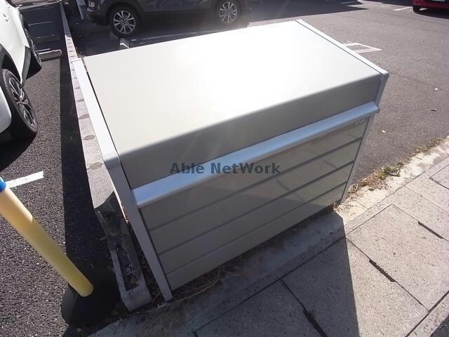  ロジェ　ヨシヤマ