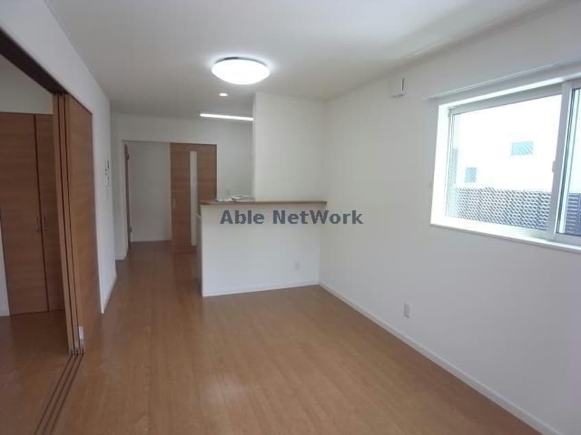  ロジェ　ヨシヤマ