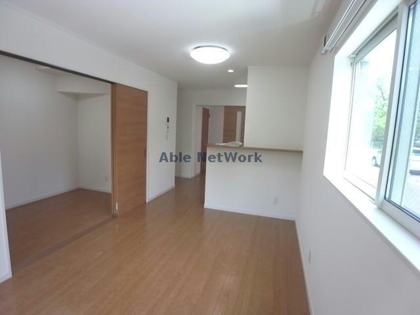  ロジェ　ヨシヤマ