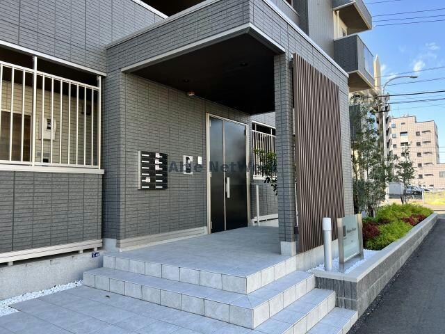 エントランス MAISON　METEOR（メゾン　ミーティア）