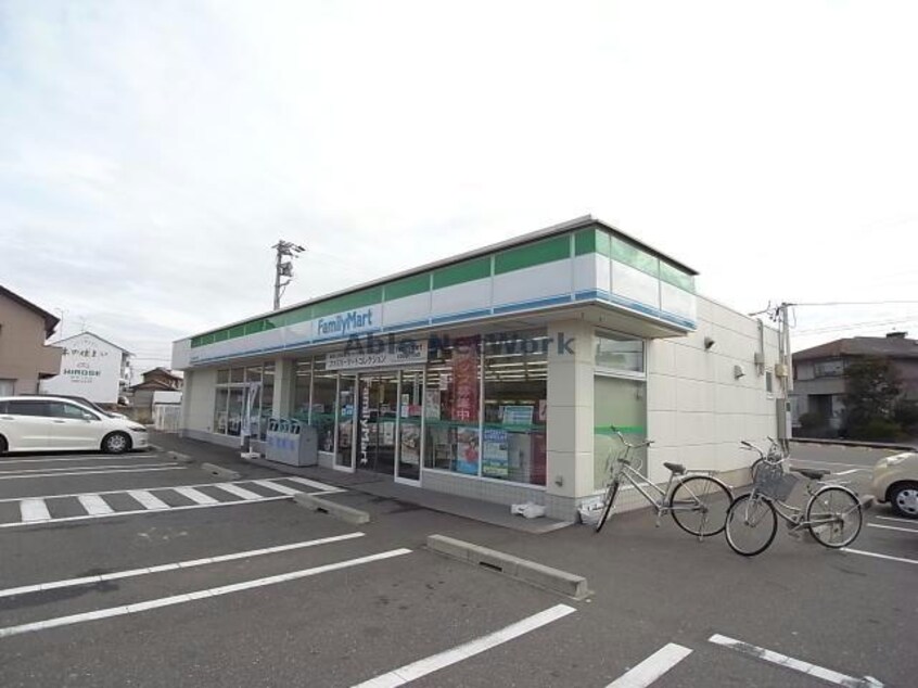 ファミリーマート柳津丸野店(コンビニ)まで1212m リヴェール