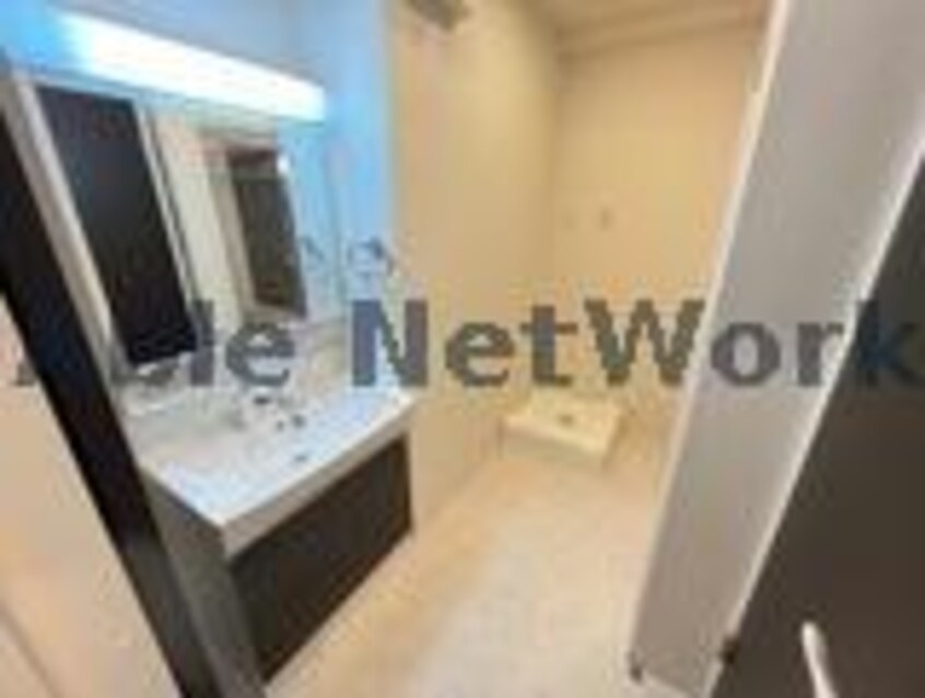  Warm（ヴァルム）