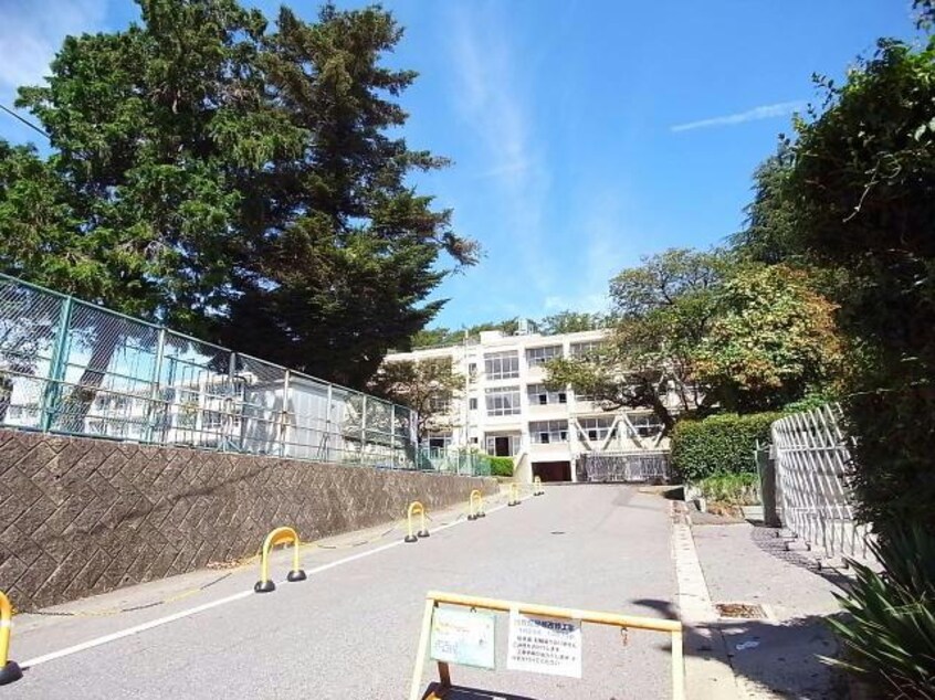 各務原市立那加第一小学校(小学校)まで676m アーバンハイツ那加