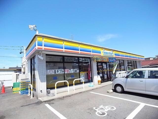 ミニストップ寺島町店(コンビニ)まで303m クラールブリーゼ