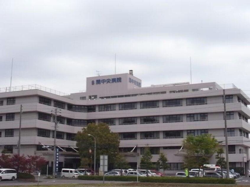 医療法人香徳会関中央病院(病院)まで919m コーポ道Ｂ