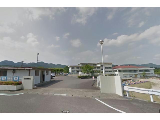 関市立南ケ丘小学校(小学校)まで2034m RAFFLES