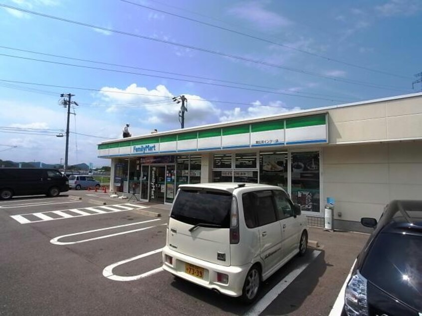 ファミリーマート関市西田原店(コンビニ)まで2744m※※参考写真 朝日ヒルズ