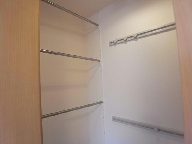ウォークインクロゼット プルミエⅢ B棟
