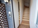 玄関→階段 アプリコットハウス