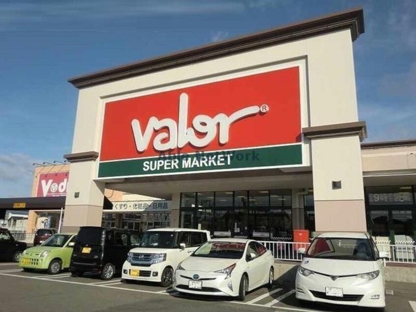 バロー関ひがし店(スーパー)まで597m フィオーレ