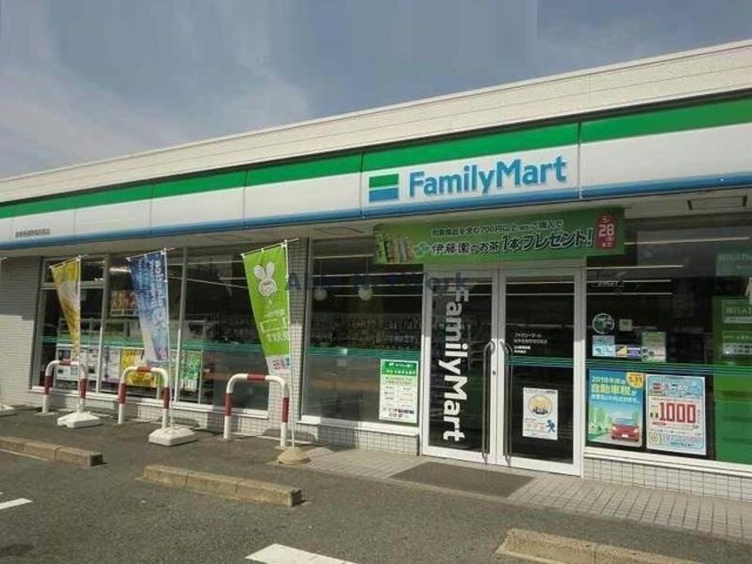 ファミリーマート岐阜各務野高校前店(コンビニ)まで506m リオリエント各務原