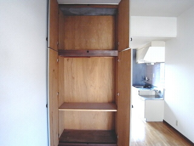 収納 岐阜（乗合）バス（関市）/赤土坂 徒歩1分 2階 築32年