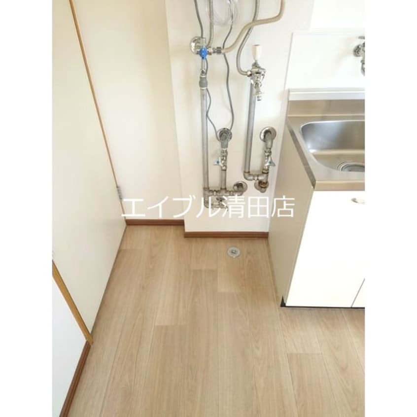  シャルマン平岡