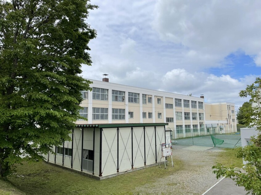 北広島市立大曲中学校(中学校/中等教育学校)まで1425m ベルエポック並木II