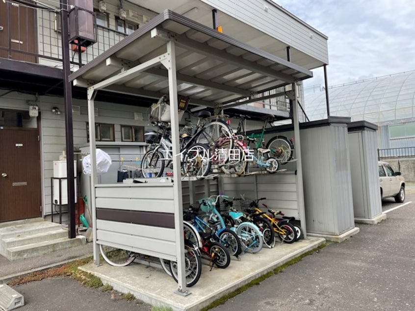 駐輪場 スターリィ・リバー