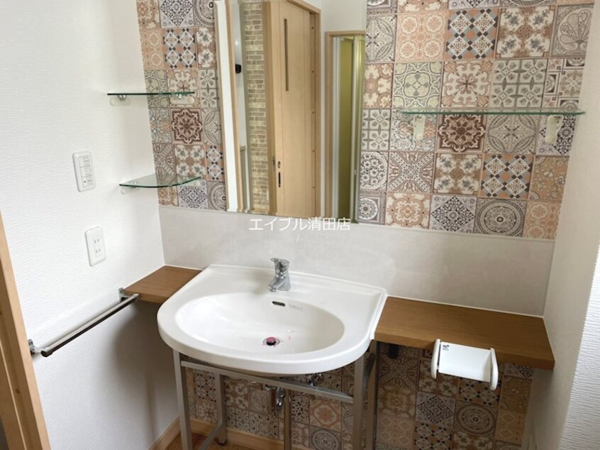  H-CUBE APARTMENT HOUSE