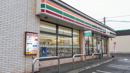 ｾﾌﾞﾝｲﾚﾌﾞﾝ 札幌平岡8条店(コンビニ)まで147m サンローゼ北野B
